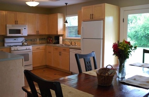 Greater South River City House | Walkable to SOCO, comfy Central Austin home