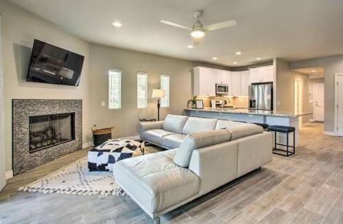 Cave Creek House | Walkable Townhome w/Pool Access in Cave Creek!