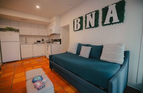 Hillsboro Village Apartment | Walkable w/Workspace near Vandy/Dwntwn/Hospital- 5
