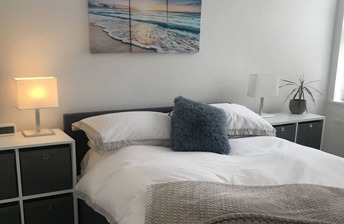 Henley-in-Arden Apartment | Walker Paradise Henley In Arden