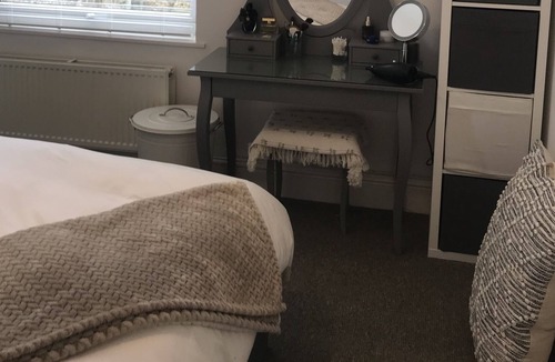 Henley-in-Arden Apartment | Walker Paradise Henley In Arden