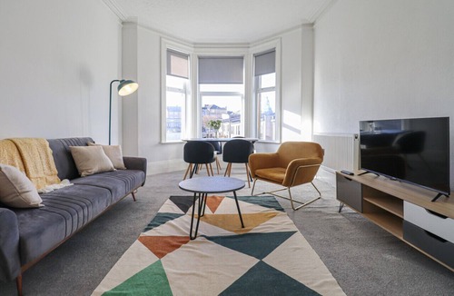 Paisley Apartment | Walker View Apartment