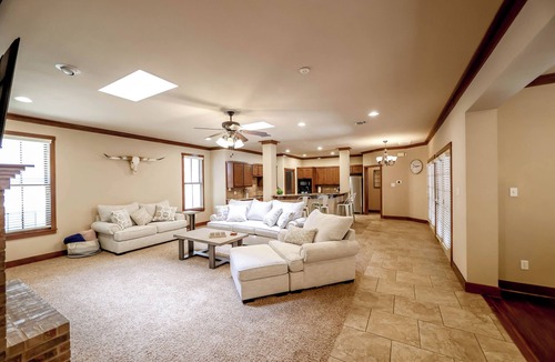North Overton House | Walking distance from Texas Tech, sleeps up to 12 people!