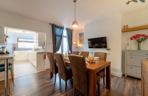 Clitheroe House | Walking distance into town, sleeps 5