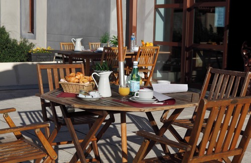 Carcassonne Hotel | Walking Distance to Parc de Bellevue in Historic Centre! Carcassonne w/Kitchen!