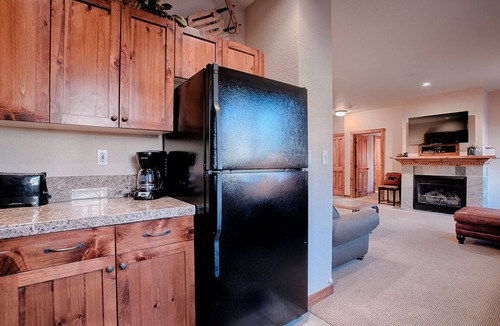 Historic District Condo | Walking distance to Main Street. Pool and Hot Tubs with a Beautiful View!
