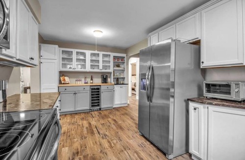 Orchard Park House | Walking Distance to Bills- Firepit | Ping Pong/Bar