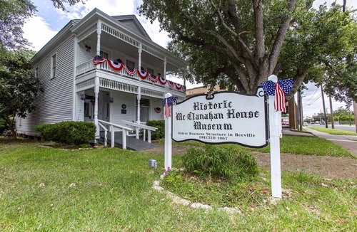 Beeville House | Walking Distance to Coastal Bend College! Free Parking and Pet Friendly