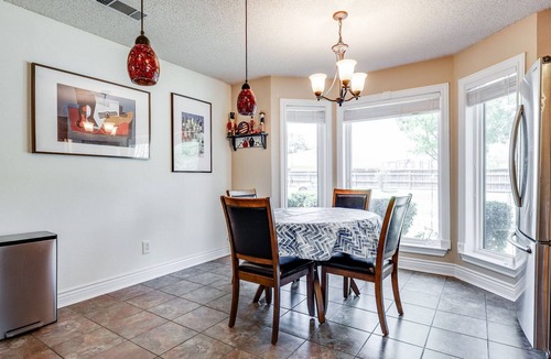 Southwest Arlington House | Walking Distance To Everything! *Fenced Yard*Pool*