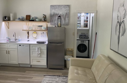 Historic Downtown Grapevine Cottage | Walking distance to Historic Downtown Grapevine