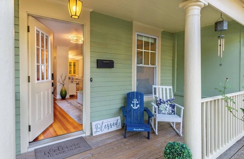 West Annapolis House | Walking distance to Navy Stadium! No cleaning fees!