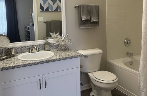 National Hills Apartment | Walking distance to The Masters!