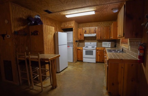 Sabinal Cabin | Walking distance to the Frio River, access to shared pool