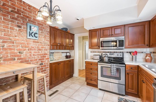 West Plaza House | Walking distance to Country Club Plaza Entertainment District