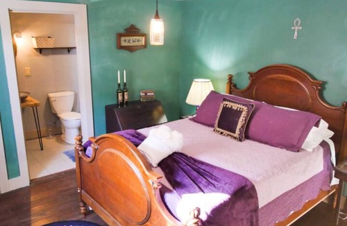 Seventh Ward Bed & Breakfast | Walking distance to French Quarter and Frenchmen Street with Pool!