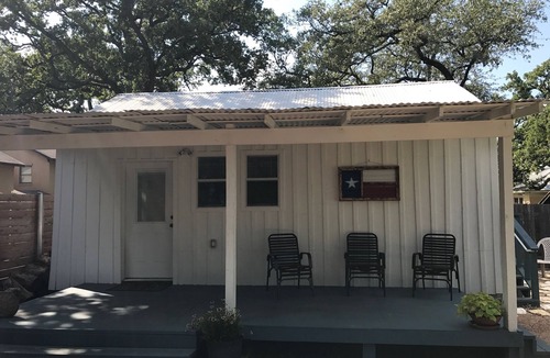 Westfield Cabin | Walking distance to Zilker Park, ACL, and so much more!