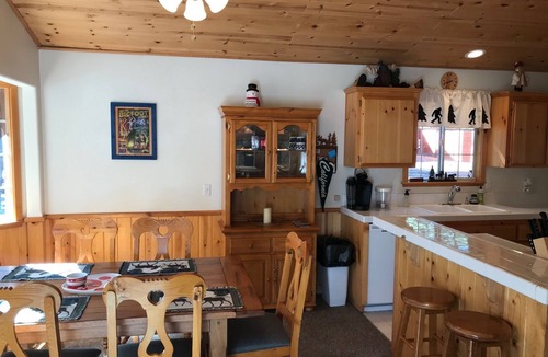 Summit Estates Cabin | Walking Distance to Snow Summit
