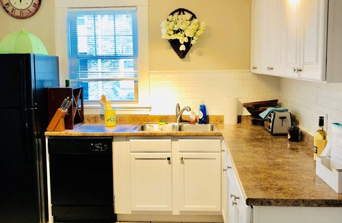 Downtown Niagara Falls House | ⭐Walking distance to the Falls!