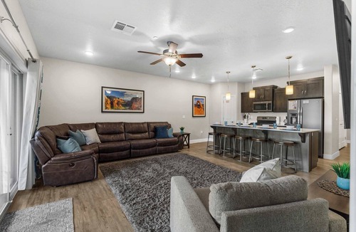 St. George Condo | Walking on Sunshine Ground Level