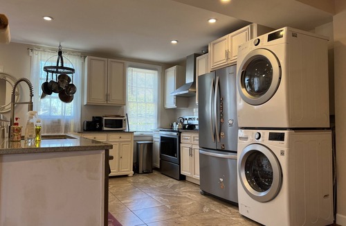 Blackstone Apartment | Walking to Brown,RISD, downtown, East Side