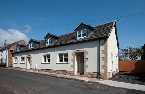 Coldstream House | Wall Cottage