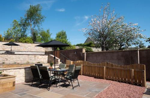 Coldstream House | Wall Cottage