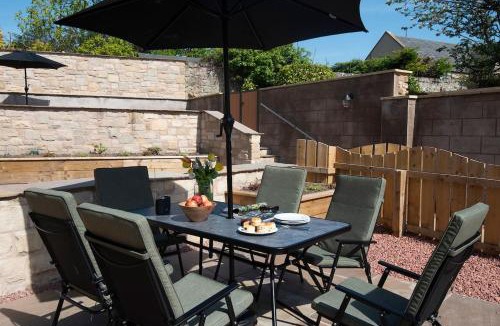 Coldstream House | Wall Cottage