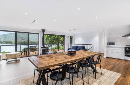 Gunderman House | "Wallaby Lodge" Hawkesbury River