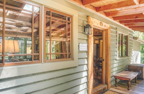 Mount Hood Village Cabin | Wallace Cottage