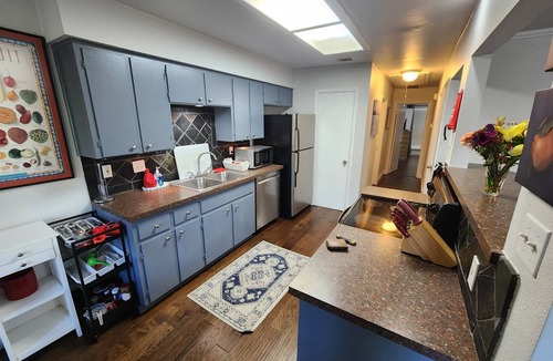 North Loop Condo | Waller Creek Condo Cottage Single Story Parking in Front Quiet & Walkable Area