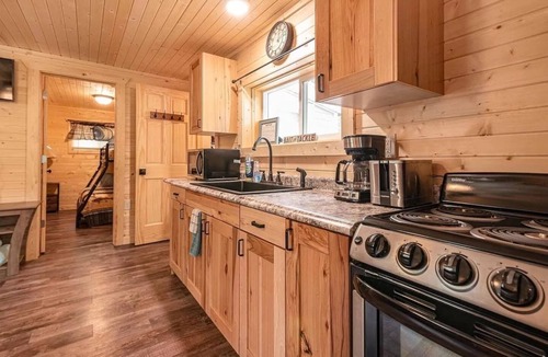 Briggsville Cottage | Walleye Waters Cottage