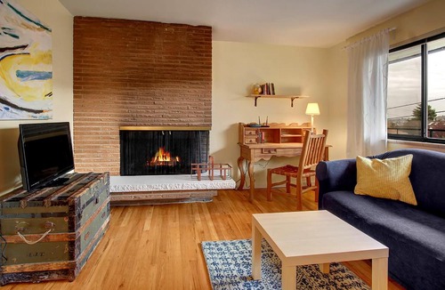 Fremont Apartment | Wallingford Suite 6