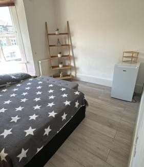 Wallington North Apartment | Wallington 1