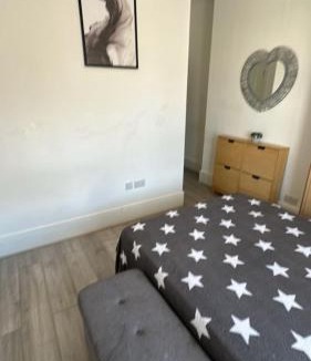 Wallington North Apartment | Wallington 1