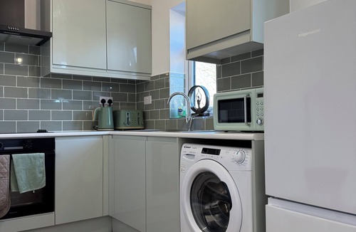 Wallington North Apartment | Wallington Central Unique Guest House