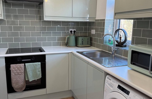 Wallington North Apartment | Wallington Central Unique Guest House