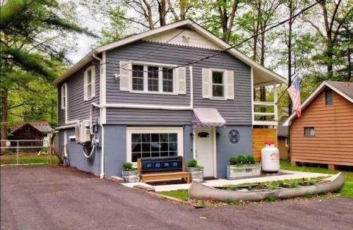 Hawley Villa | Wally's Compound