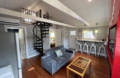 White Mills Cottage | Wally’s Matchbox |New|Hot Tub|Fire Pit|Close 2 All