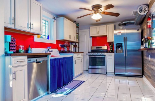 Devon House | Walnut Beach Escape Fenced Oasis Yard