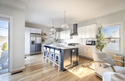 Devon House | Walnut Beach Luxury House with Private Beach Access
