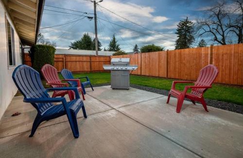 Hillsboro House | Walnut Bungalow West
