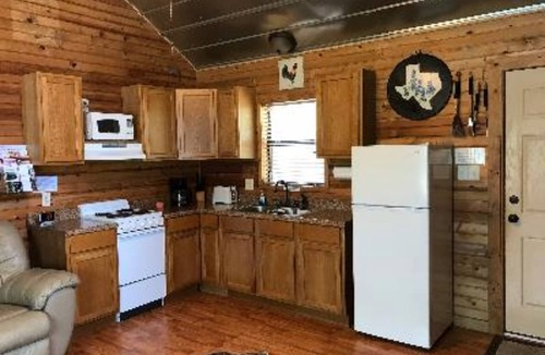 Fredericksburg Cabin | Walnut Canyon Cabins