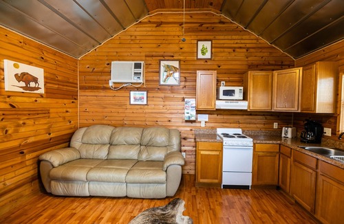 Fredericksburg Cabin | Walnut Canyon Cabins
