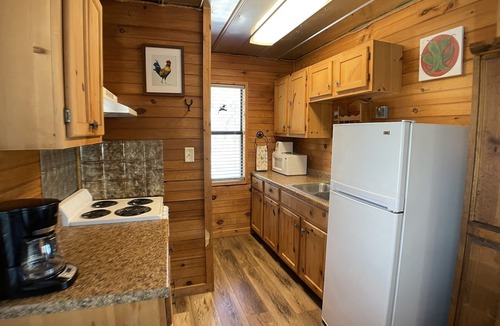 Fredericksburg Cabin | Walnut Canyon Cabins