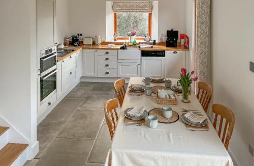 Tickenham House | Walnut Cottage Barn