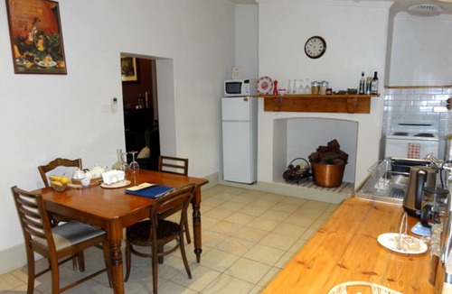 Angaston Cottage | Walnut Cottage - Barossa Valley