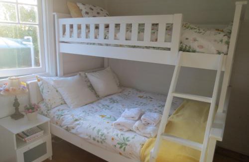 Koorooman House | Walnut Cottage via Leongatha