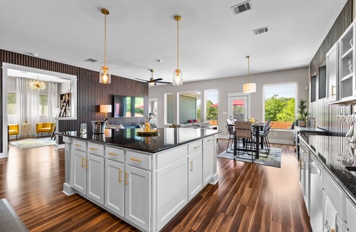 McNeil House | Walnut Creek Poolside Paradise - Near The Domain