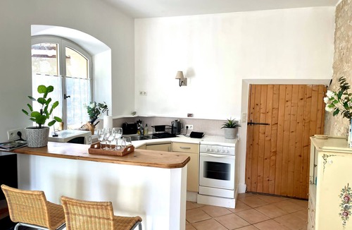 Eymet Cottage | Walnut Gite Sleeps 2 with Terrace