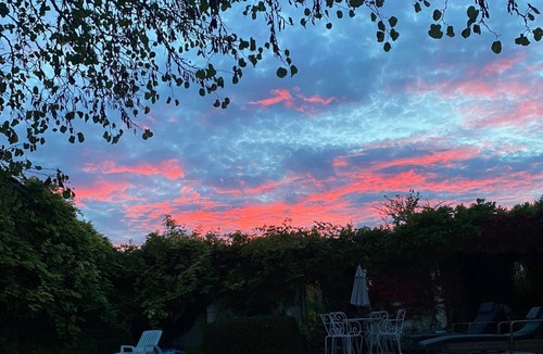 Eymet Cottage | Walnut Gite Sleeps 2 with Terrace